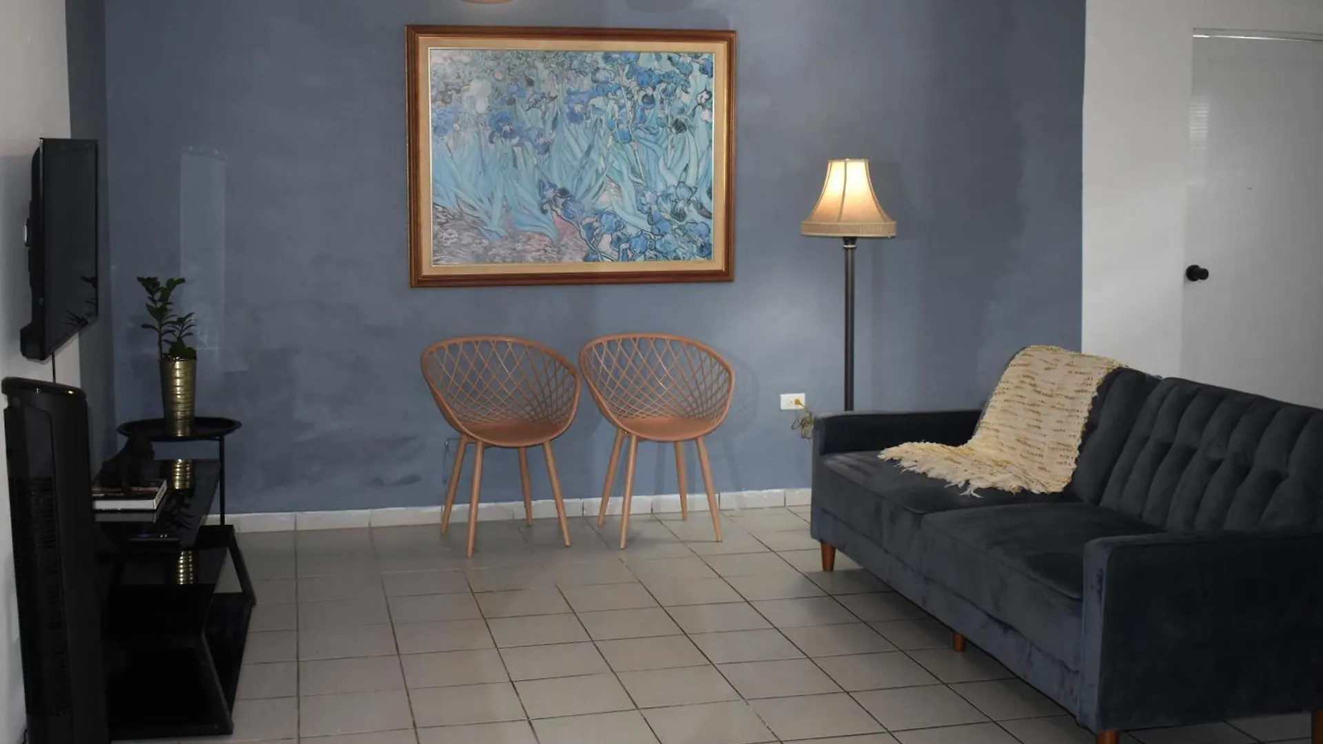 Local Nest In San Juan Apartment