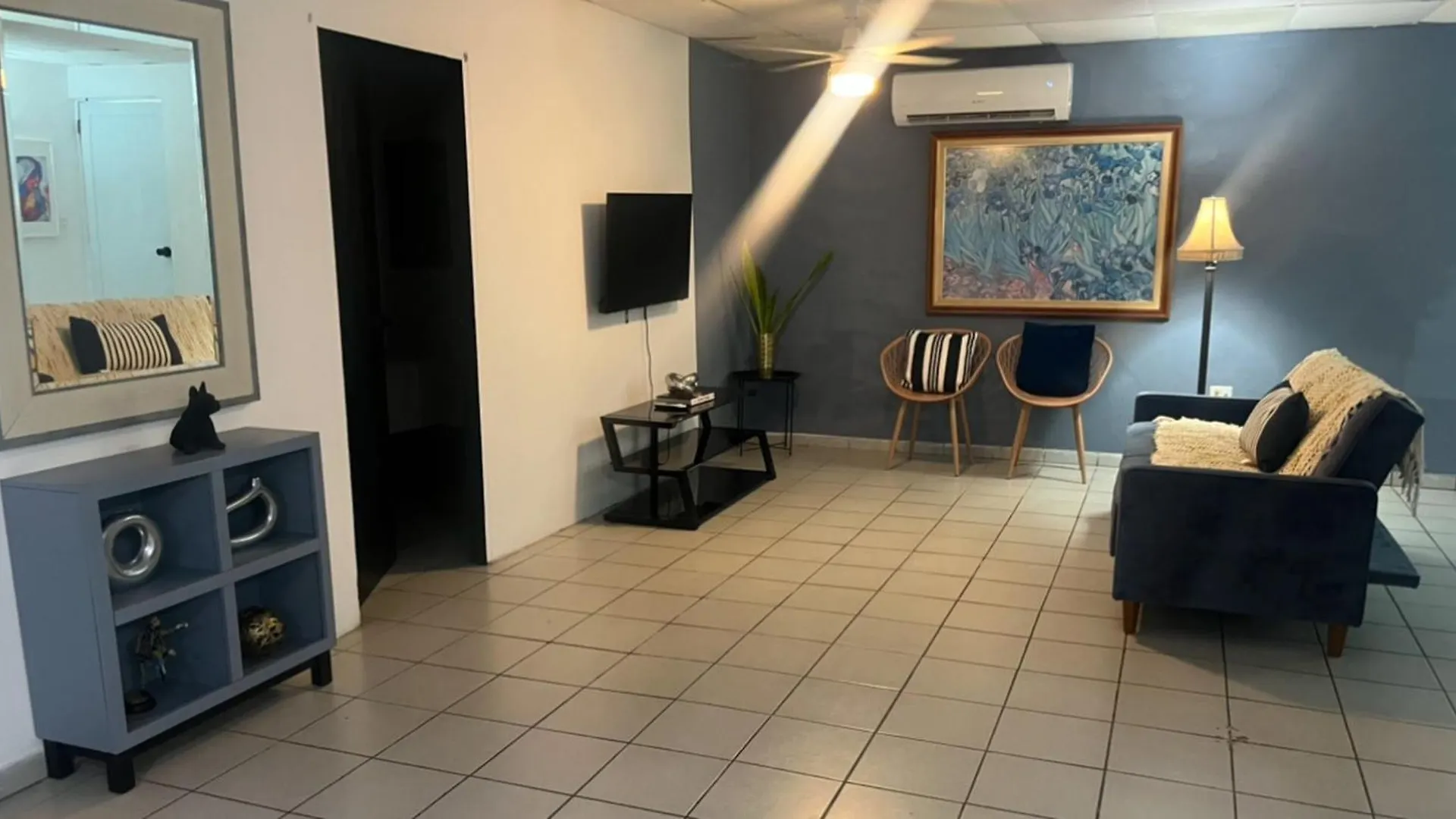 Local Nest In San Juan Apartment